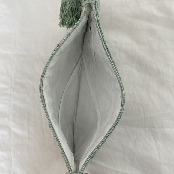 Embroidered pouch - Picture 4 of 4